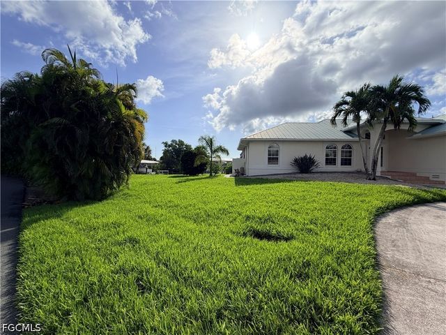 17721 Broadway AVE, Fort Myers Beach, FL 33931