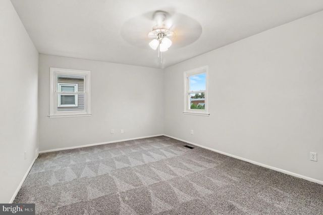 3318 RED LION RD, Philadelphia, PA 19114