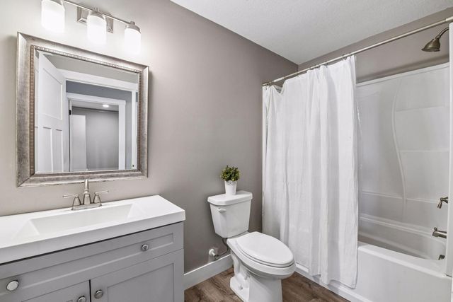 145 Maple Terrace, Waconia, MN 55387