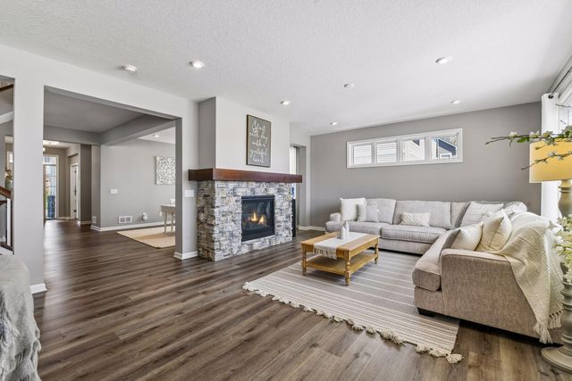 145 Maple Terrace, Waconia, MN 55387