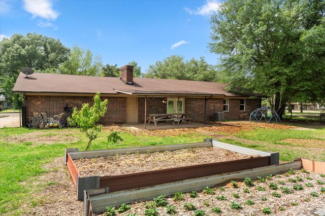 524 Park Lane, Mount Vernon, TX 75457