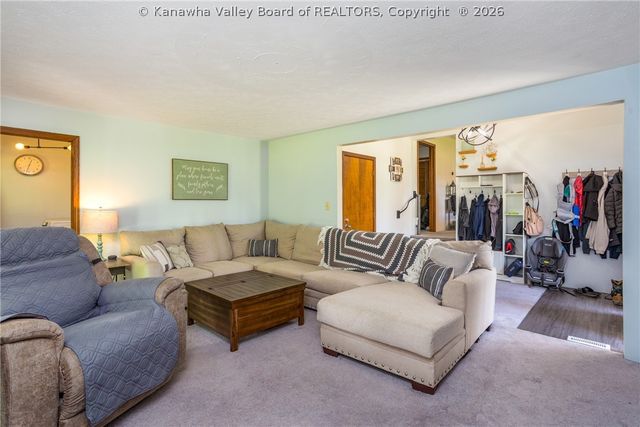 1005 S B Street, St Albans, WV 25177