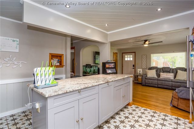 1005 S B Street, St Albans, WV 25177