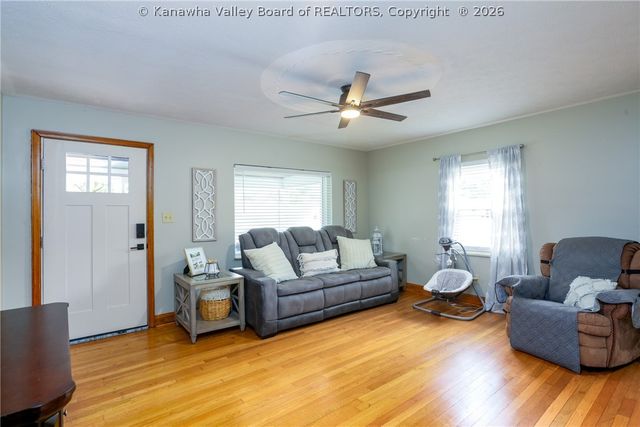 1005 S B Street, St Albans, WV 25177