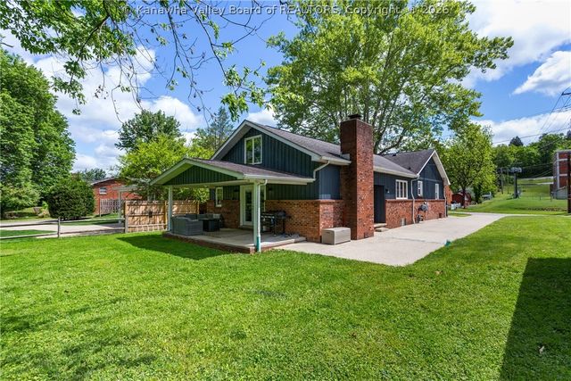 1005 S B Street, St Albans, WV 25177