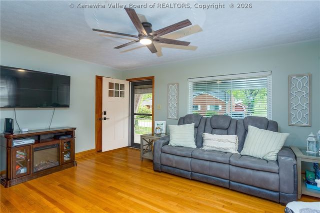 1005 S B Street, St Albans, WV 25177