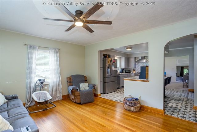 1005 S B Street, St Albans, WV 25177