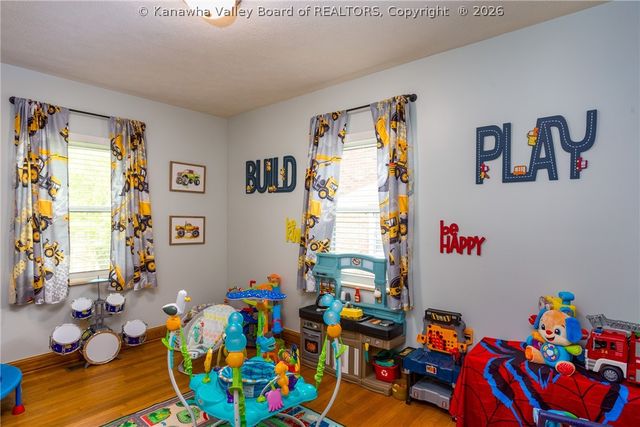 1005 S B Street, St Albans, WV 25177