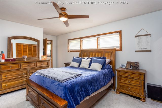 1005 S B Street, St Albans, WV 25177