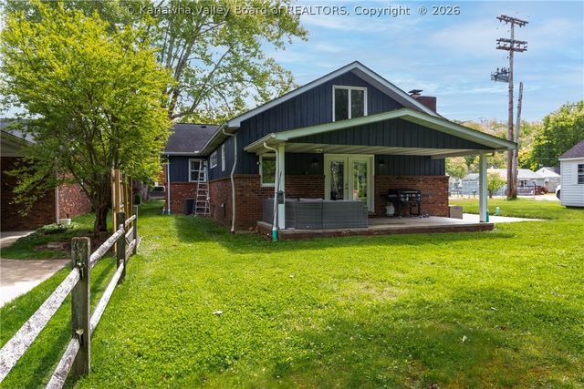1005 S B Street, St Albans, WV 25177