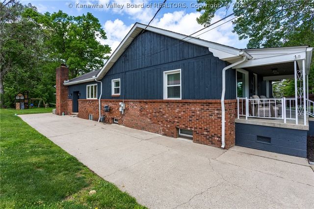 1005 S B Street, St Albans, WV 25177
