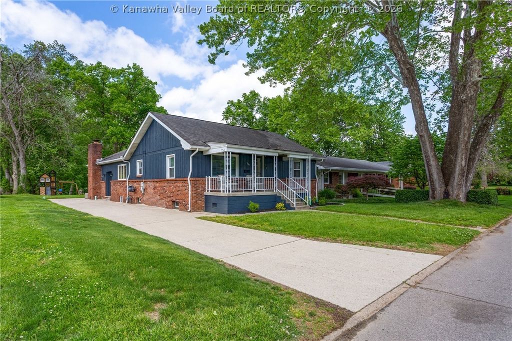 1005 S B Street, St Albans, WV 25177