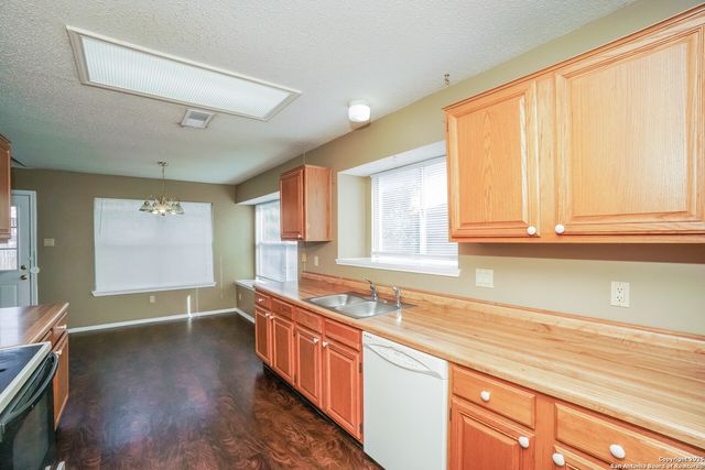 7724 Forest, Live Oak, TX 78233