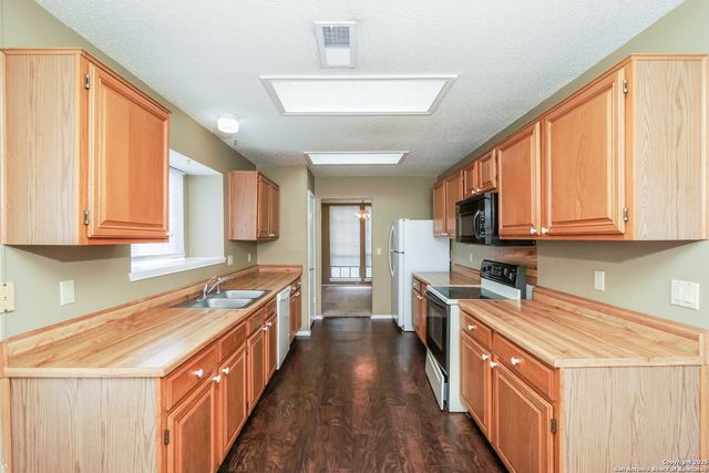 7724 Forest, Live Oak, TX 78233