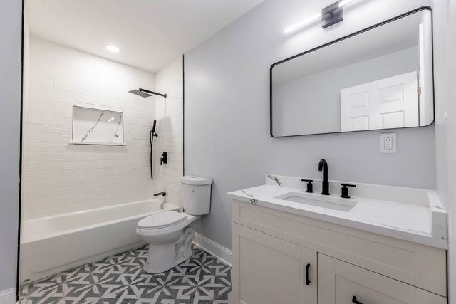 3321 E Red Oak Lane, Crete, IL 60417