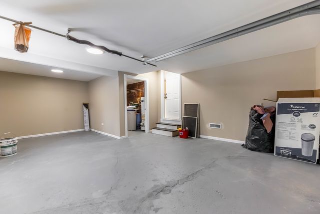 3321 E Red Oak Lane, Crete, IL 60417