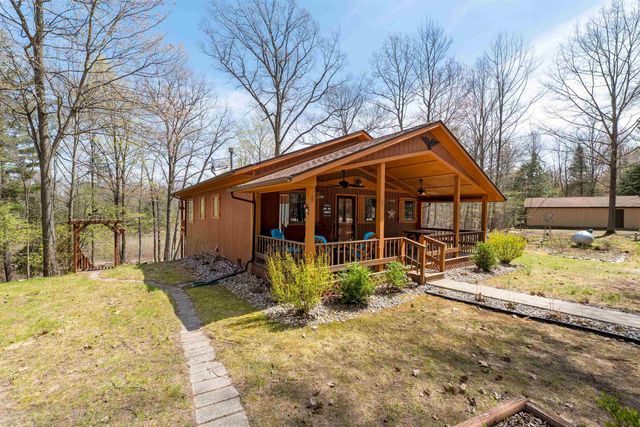1541 Maple Point Road, Hay Twp, MI 48612