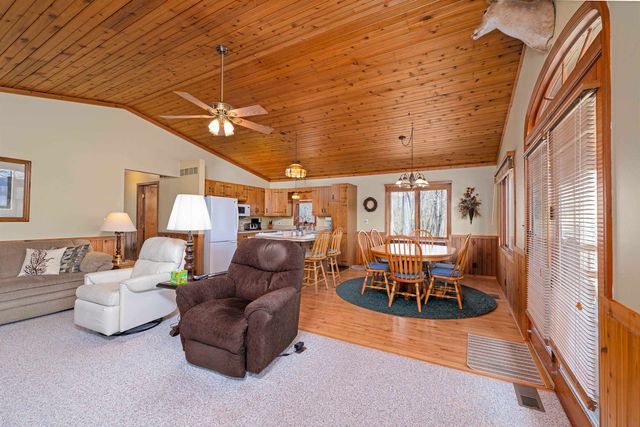 1541 Maple Point Road, Hay Twp, MI 48612