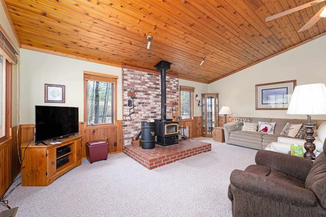 1541 Maple Point Road, Hay Twp, MI 48612
