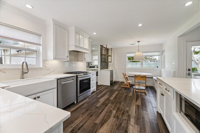 10702 Russett Drive, Houston, TX 77042