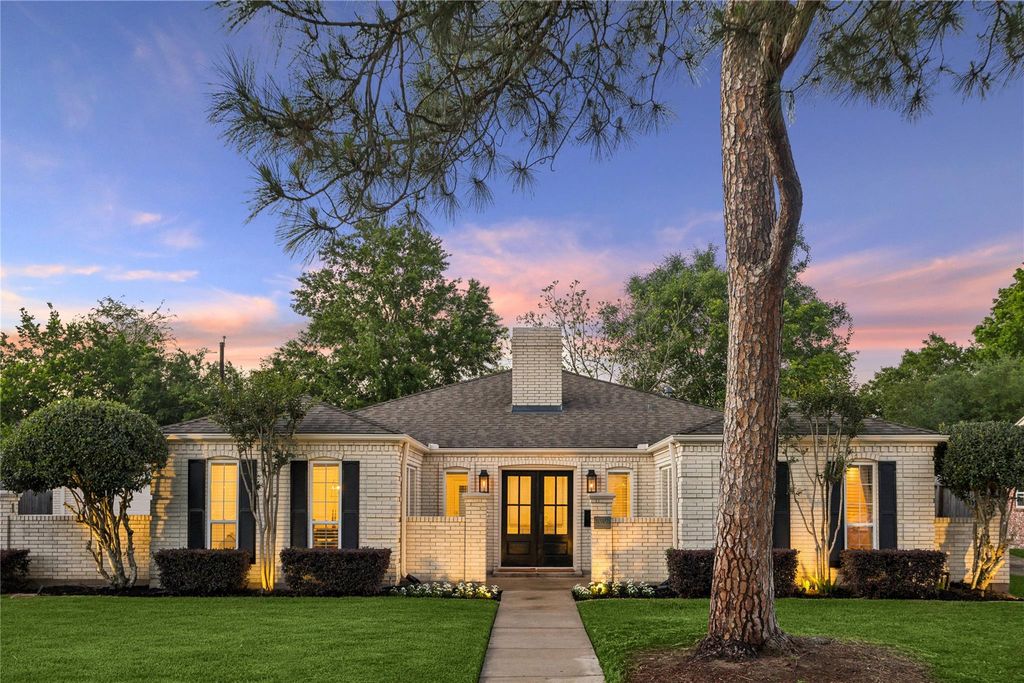 10702 Russett Drive, Houston, TX 77042