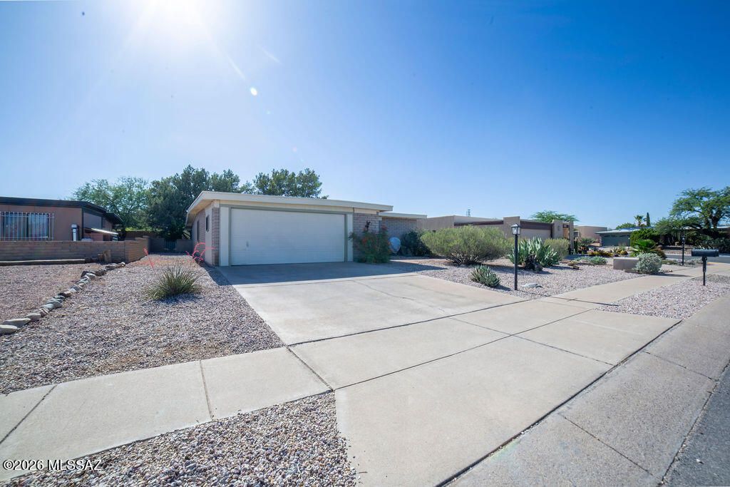 1595 N Rio Mayo, Green Valley, AZ 85614