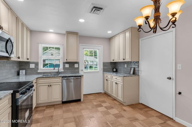 426 Chatham Court A, Lakewood, NJ 08701