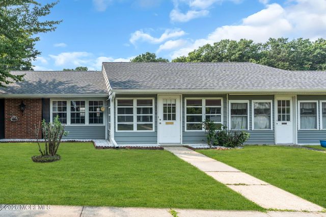 426 Chatham Court A, Lakewood, NJ 08701