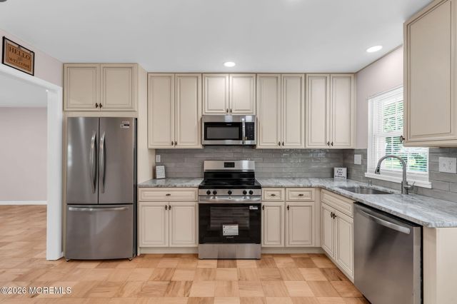 426 Chatham Court A, Lakewood, NJ 08701