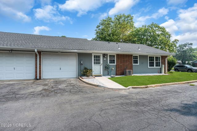 426 Chatham Court A, Lakewood, NJ 08701