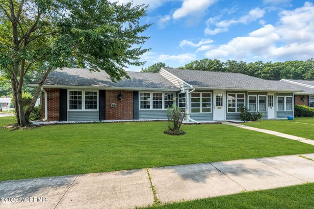 426 Chatham Court A, Lakewood, NJ 08701