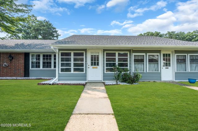 426 Chatham Court A, Lakewood, NJ 08701