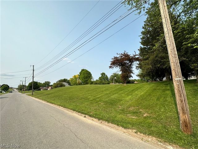 Creed Circle, Campbell, OH 44405