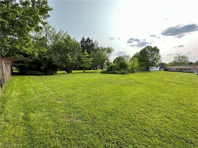 Creed Circle, Campbell, OH 44405
