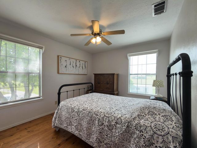 5974 County Road 4100, Kaufman, TX 75142