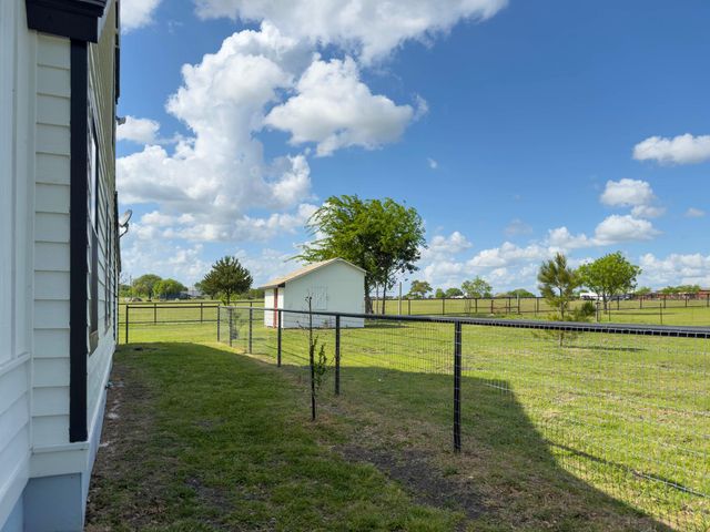 5974 County Road 4100, Kaufman, TX 75142