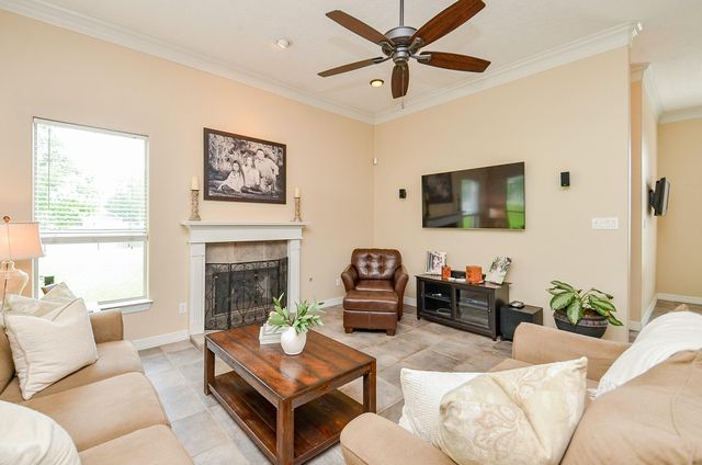 320 Eagle Cove, Hempstead, TX 77445