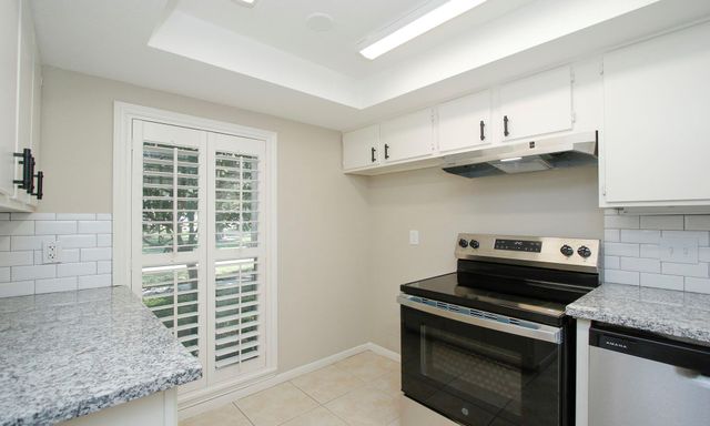 9656 Westview Drive 8, Houston, TX 77055