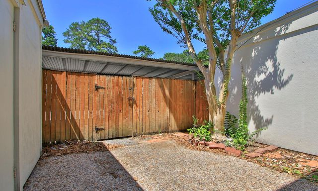 9656 Westview Drive 8, Houston, TX 77055