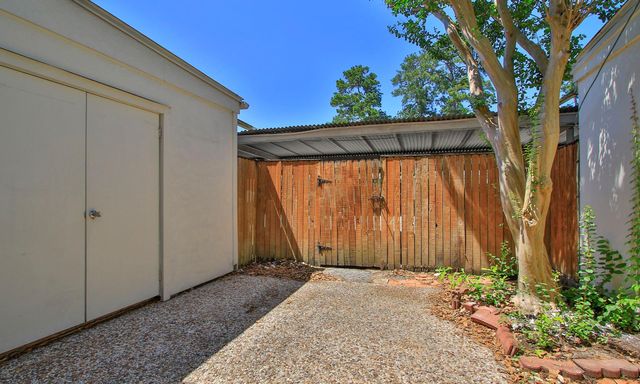 9656 Westview Drive 8, Houston, TX 77055