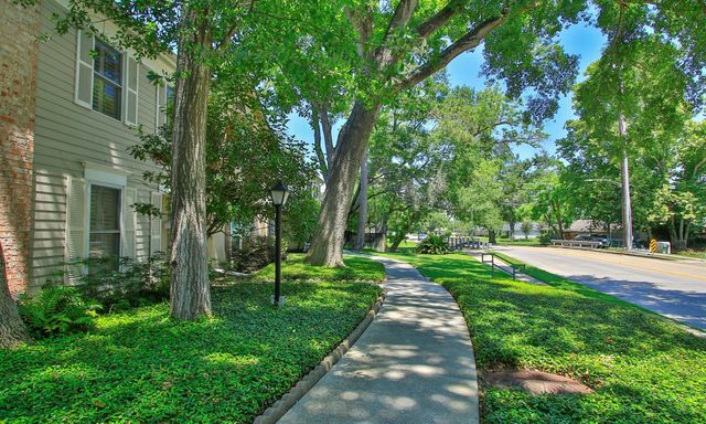 9656 Westview Drive 8, Houston, TX 77055