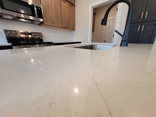 213 Sandalwood Way, Dickson, TN 37055