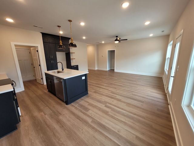 213 Sandalwood Way, Dickson, TN 37055