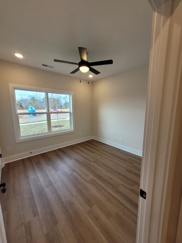 213 Sandalwood Way, Dickson, TN 37055