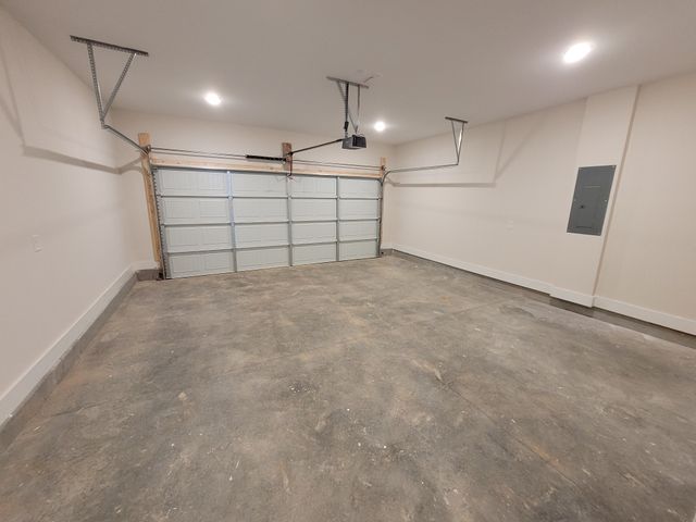 213 Sandalwood Way, Dickson, TN 37055