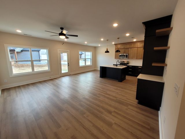 213 Sandalwood Way, Dickson, TN 37055