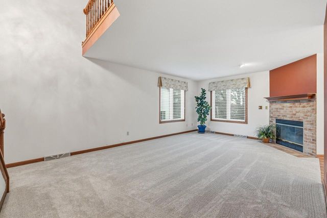 512 Frederick COURT, Oconomowoc, WI 53066