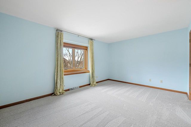 512 Frederick COURT, Oconomowoc, WI 53066