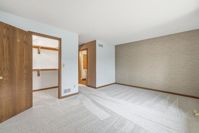 512 Frederick COURT, Oconomowoc, WI 53066
