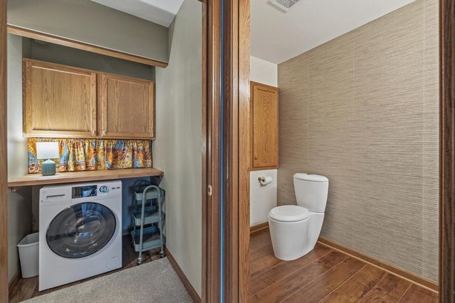 512 Frederick COURT, Oconomowoc, WI 53066